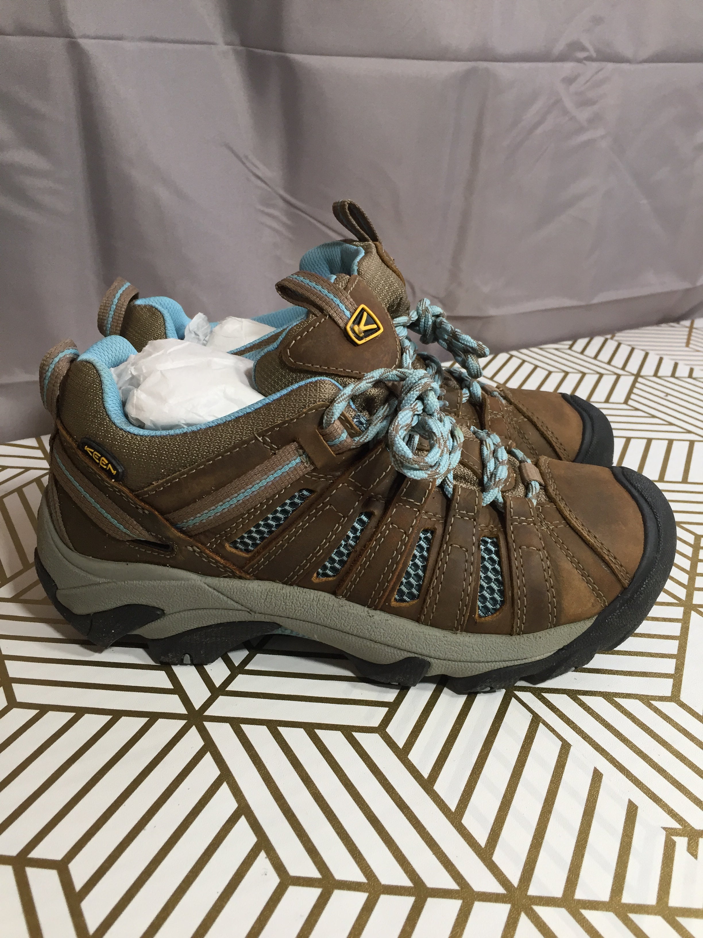 KEEN Women's Voyageur Low Height Breathable Hiking Shoe US 7.5 - NO BOX (8012775358702)
